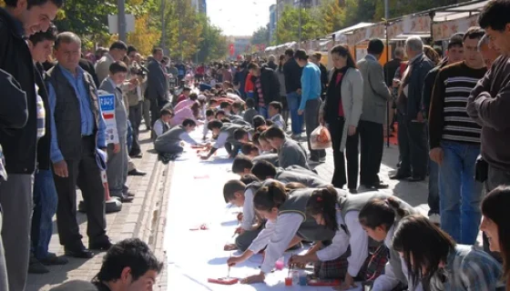 AYŞE AYGÜN  UŞAK CUMHURİYETİN AYDINLIĞINDA SANAT FESTİFALİ